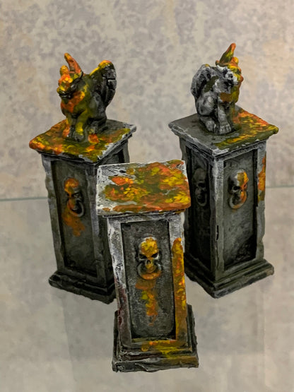 Graveyard Scatter - Gargoyle Pillars x3